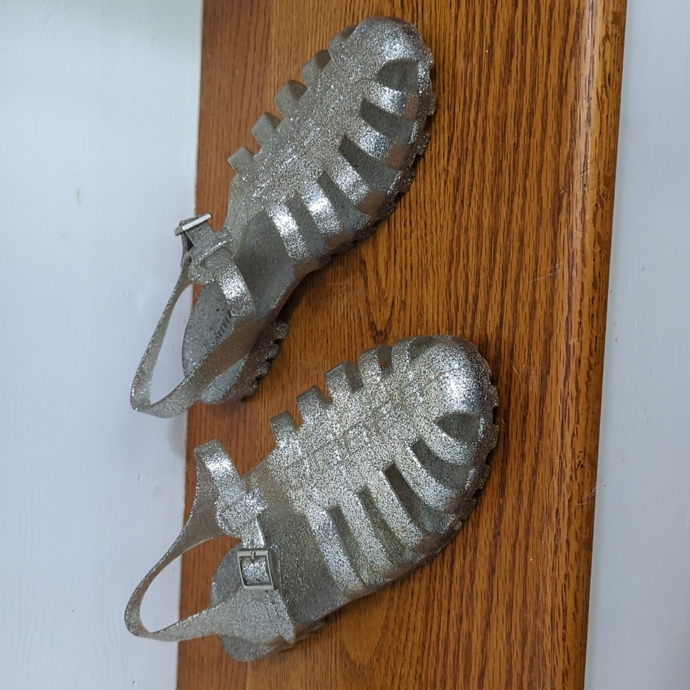 Forever 21 sandals silver with sparkles size 7